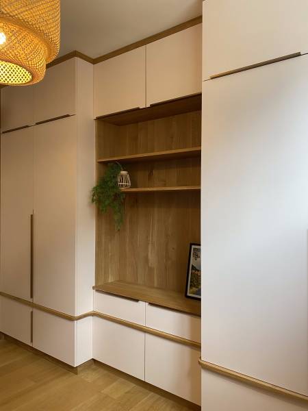 Conception de dressing sur mesure en chêne massif et mélaminé à Genève en Suisse