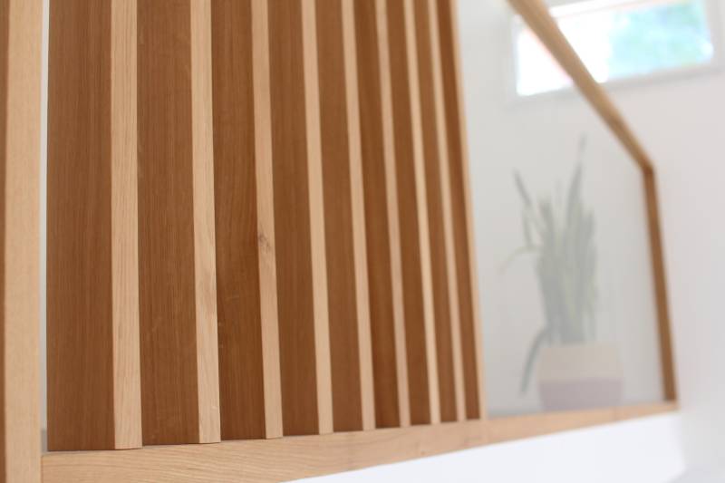 Claustra design en bois massif : l’élégance sur mesure par Le Maillet Bleu à Genève