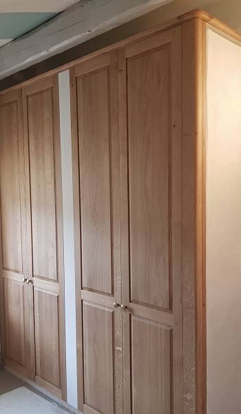 Fabrication et pose d'un dressing en chêne à Genève